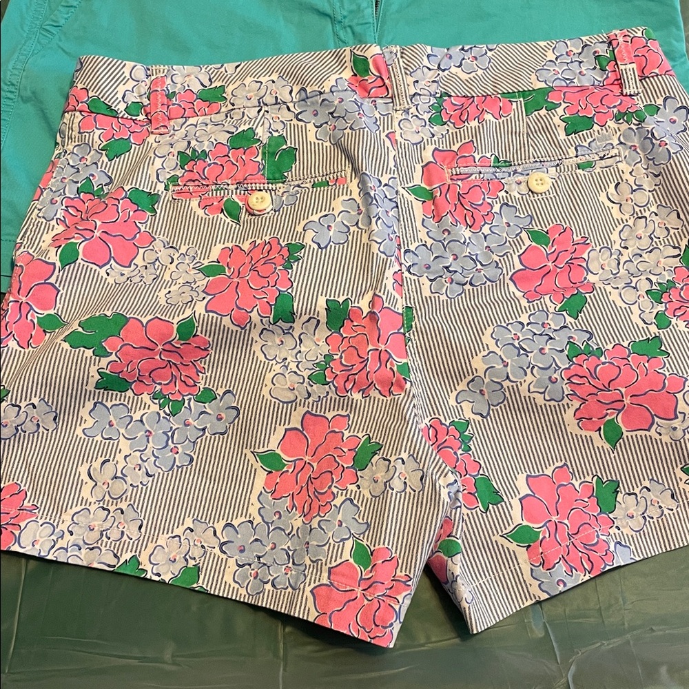 2 Crown & Ivy Caroline 5” shorts - Pink Floral and Teal Shorts - Picture 3 of 8